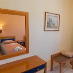 Garbis & Aparthotel 4*