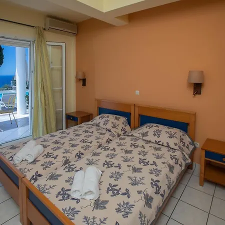 Aparthotel Garbis & 4*