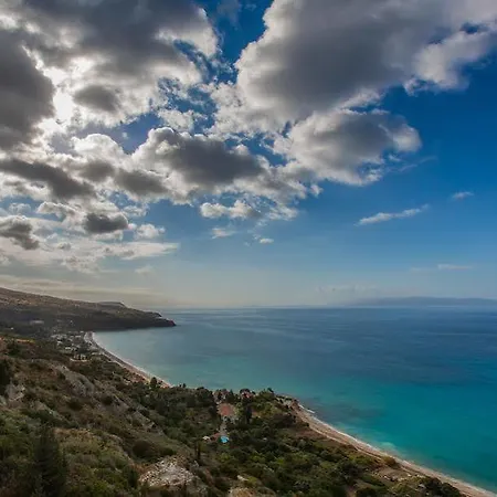 Aparthotel Garbis & Lourdata (Kefalonia)