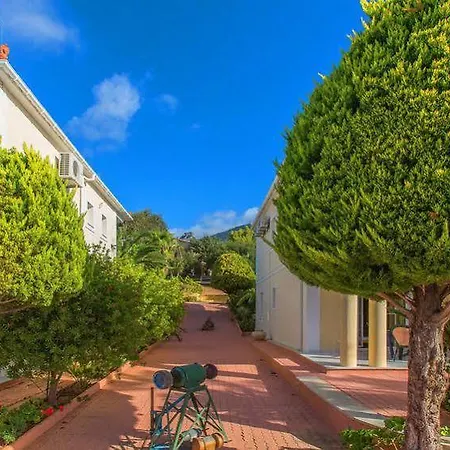 Aparthotel Garbis & 2*