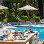 Apartahotel Garbis & 4*