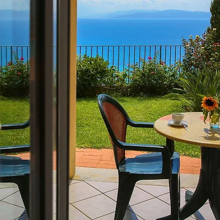 Garbis & Aparthotel 4*