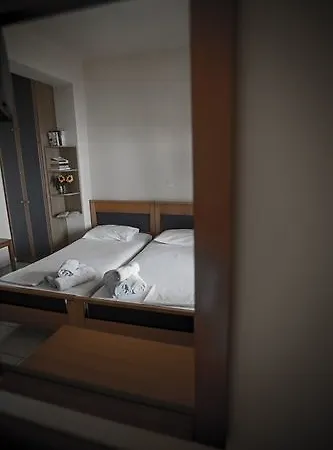 Lägenhetshotell Garbis & Lourdata (Kefalonia)
