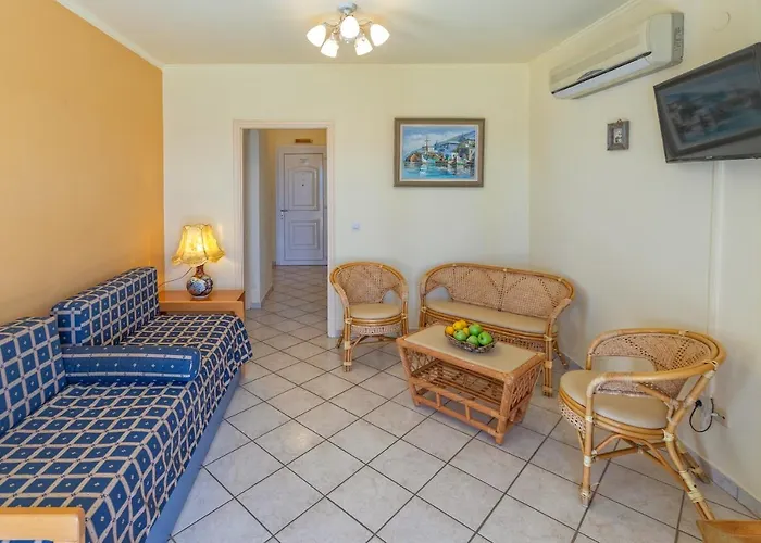 贾碧思别墅公寓