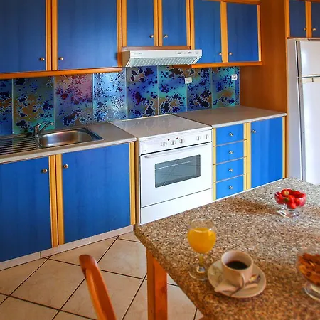 Ξενοδοχείο με διαμερίσματα Garbis & Λουρδάτα